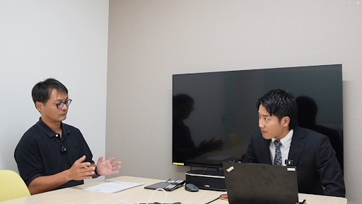 インタビューに答える株式会社キッズスター 余田様